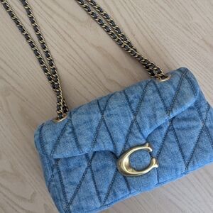 Blue Quilted Chain Strap Bag